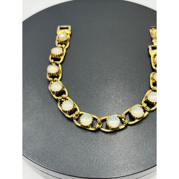 Goldette N.Y. Vintage Moonstone Glass Cabochon Gold Tone Linked Bracelet 7.5” - Picture 2 of 11